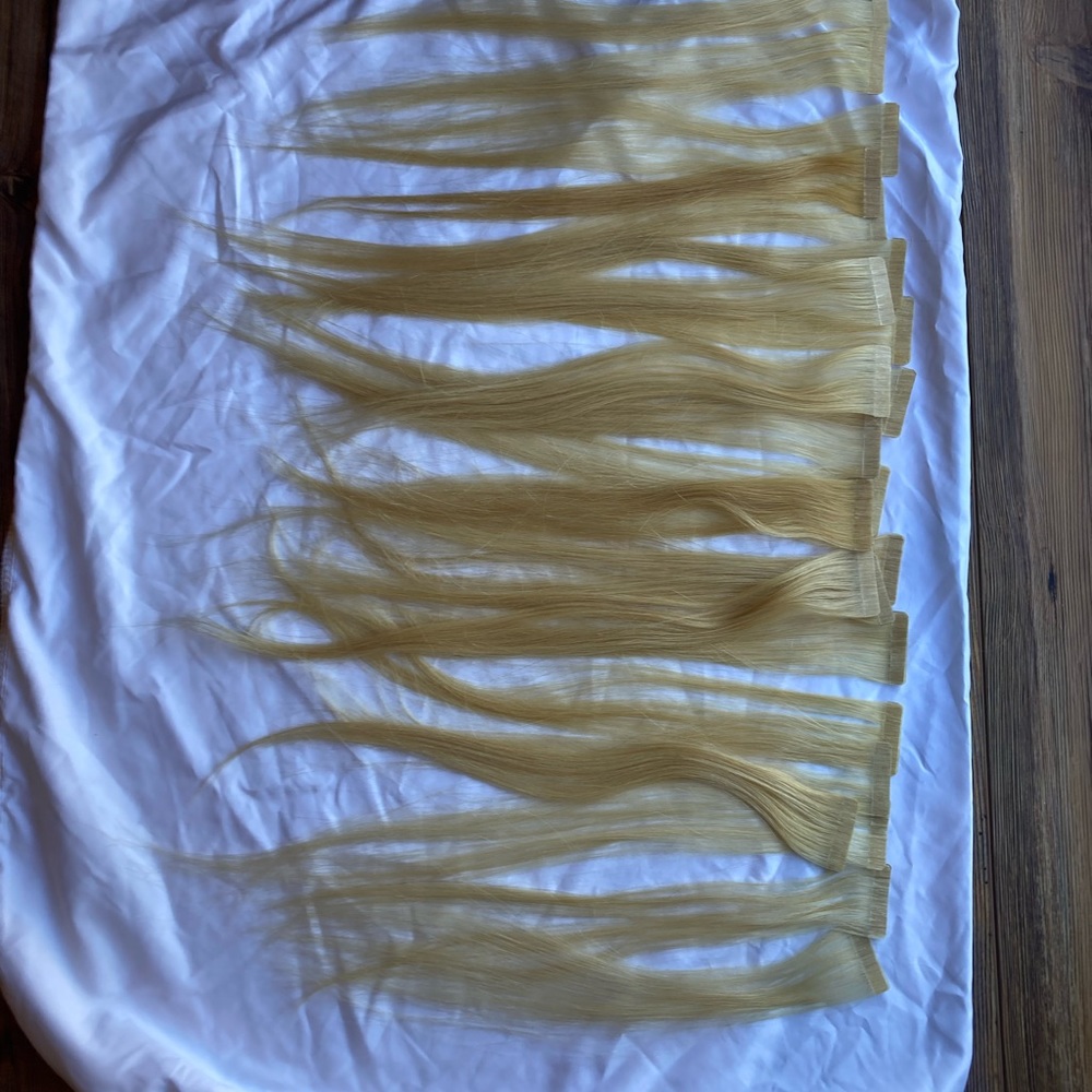 20 Blonde tape in Hotheads real hair extensions 14”-16” #23 & #24.